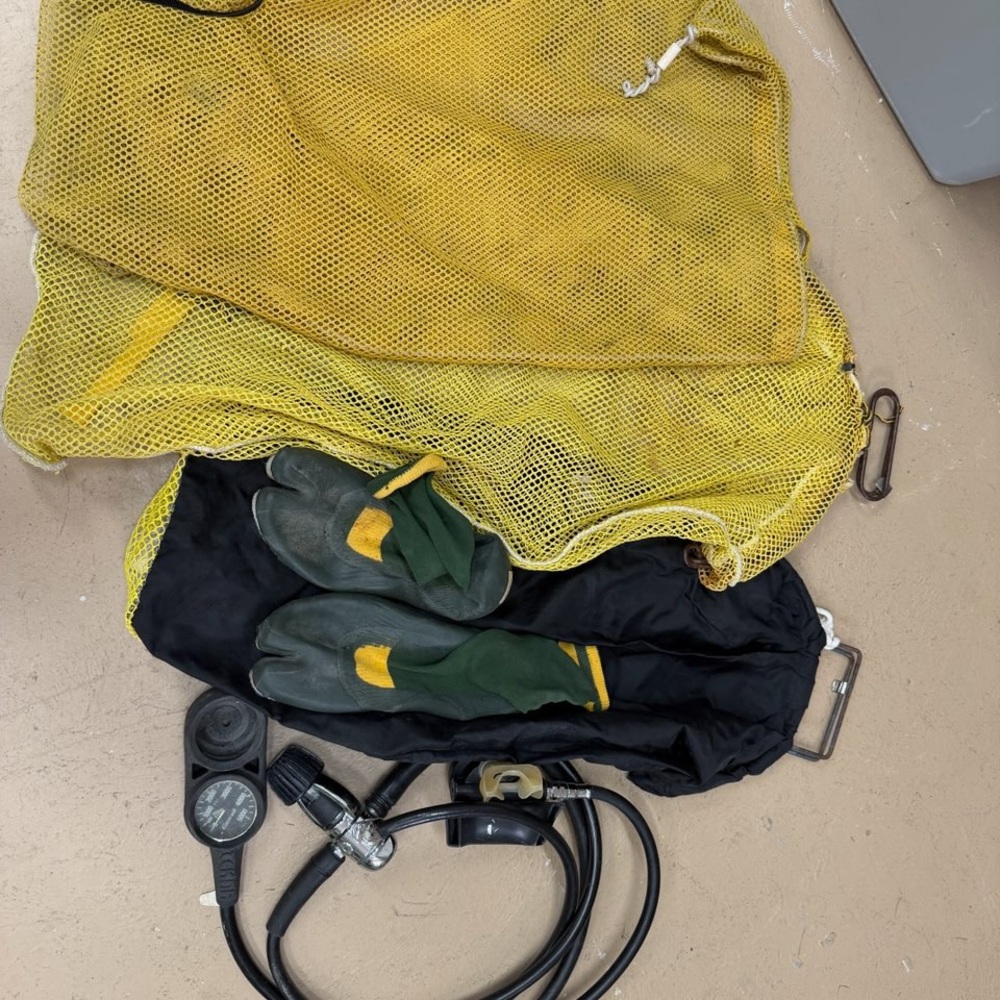 Diving Gear Set with Yellow Mesh Bag